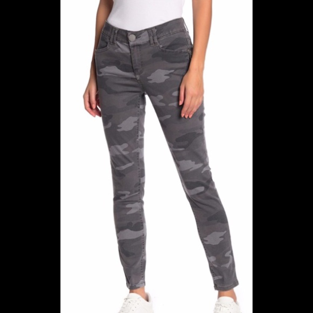 Nordstrom Democracy AB Camo Pants Size 2